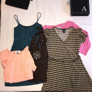 Ladies Lot of 5 Small Clothes